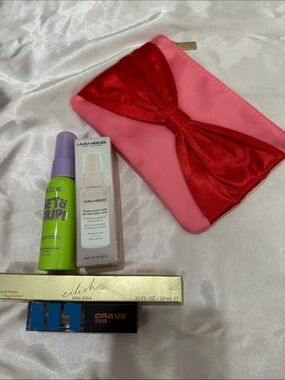 laura mercier Translucent Setting Spray with Pink Pouch and Red Bow
